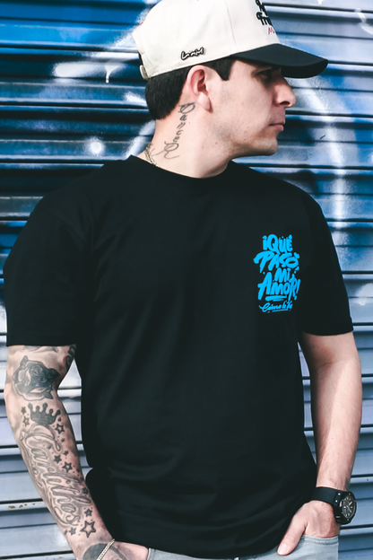 Playera "¡Qué Pasó Mi Amor!" 💙 — Negra con Azul